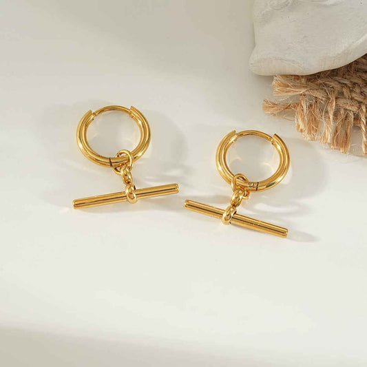 JUNIPER Gold: Hoop Earrings with Dangling T-Bar Charm
