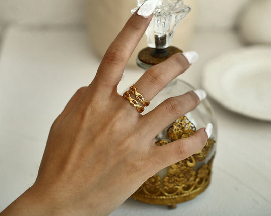 VENESSA Gold: Intertwined Repeated Pattern Adjustable Ring