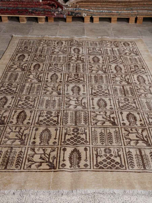 Persian Tabriz Rug | 5' 11” x 8' 10"