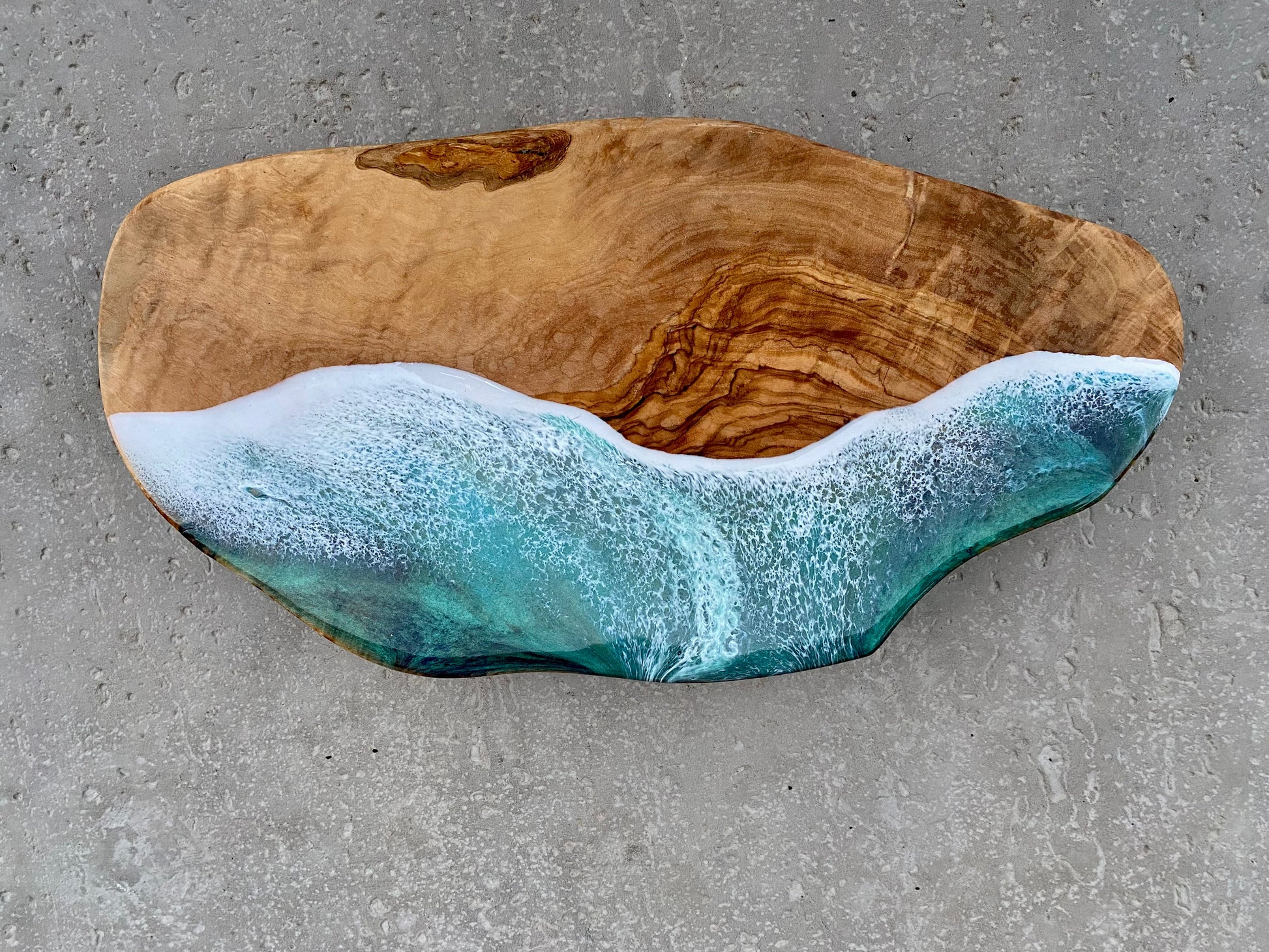 Olive Wood Charcuterie Board - AURABAGS SHOP