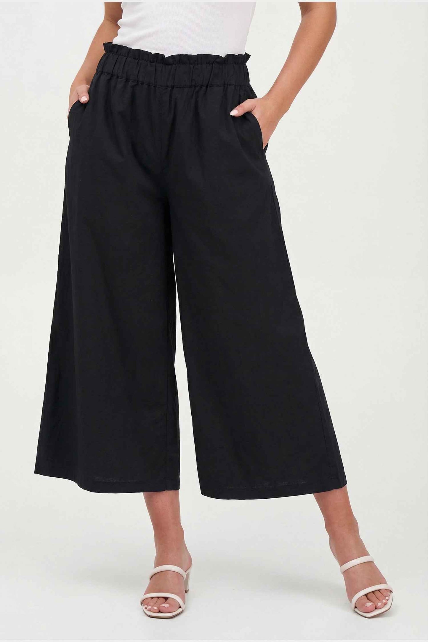 Women's Woven Capri Trousers