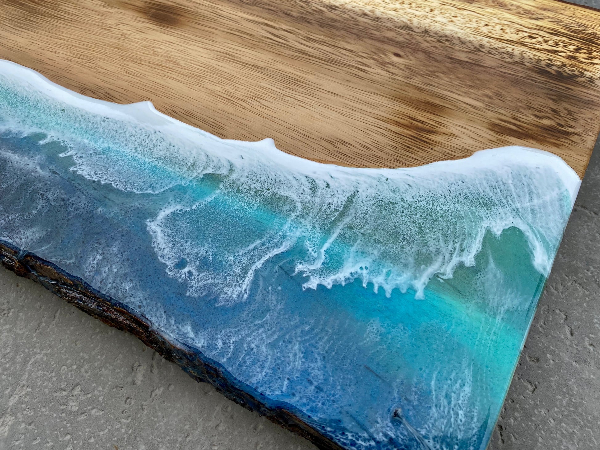Live Edge Charcuterie Board - AURABAGS SHOP