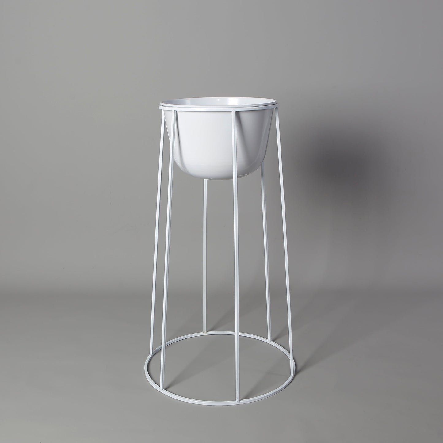Nura White Pflanzgefäß aus Metall, 75 cm