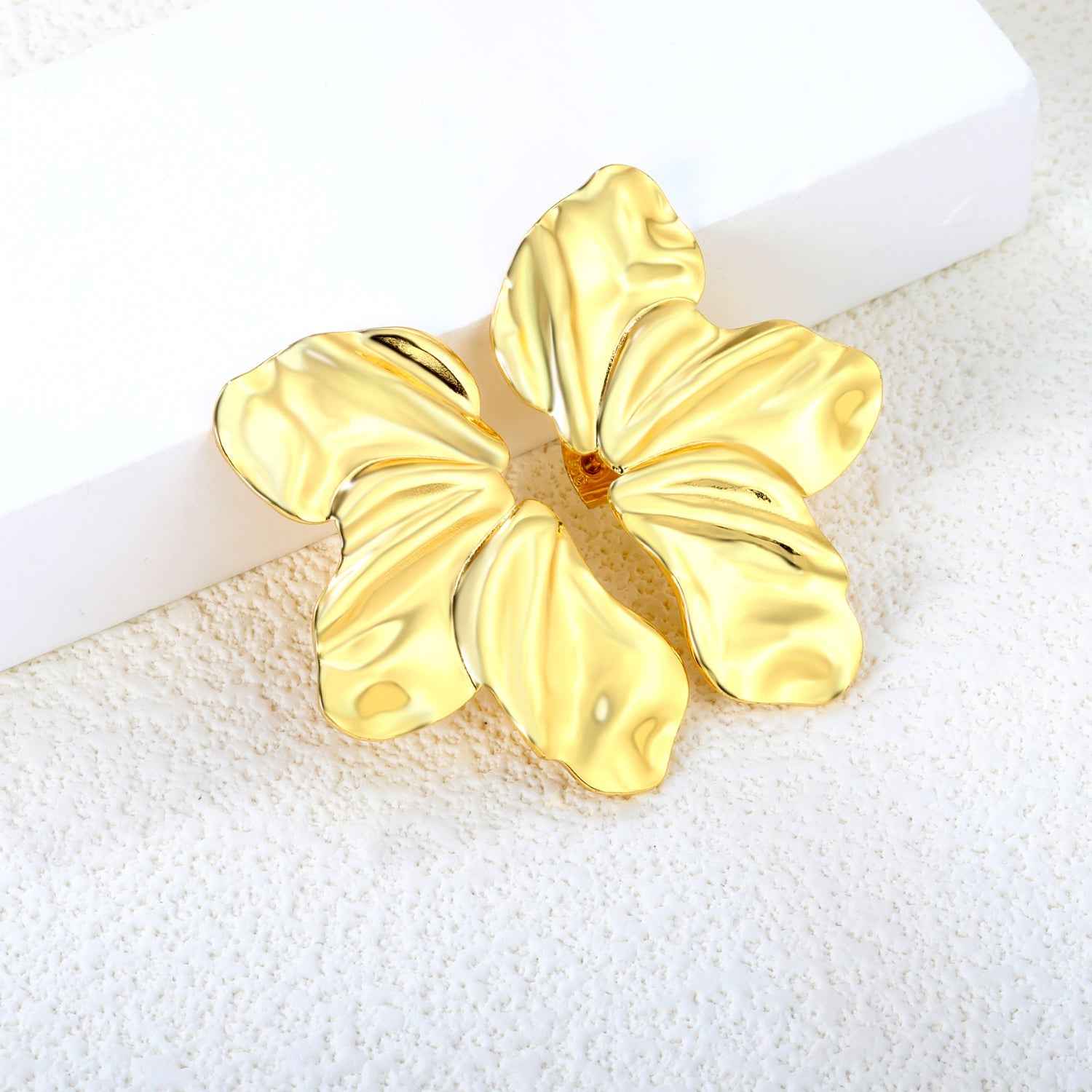 Tri-Blade Radiance Studs
