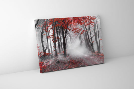 Gedrucktes Kunstwerk – Roter isolierter Wald – Wanddeko