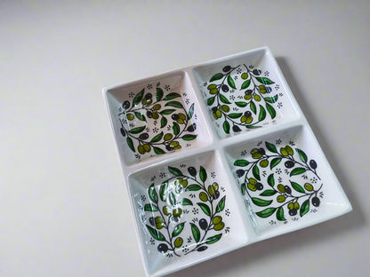 Handgefertigte Servierplatte aus Keramik mit 4 Fächern | Für Nüsse, Dips und Vorspeisen | 23 x 23 cm