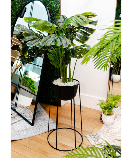 Nura Black Raised Metal Pot Planter 2.5’