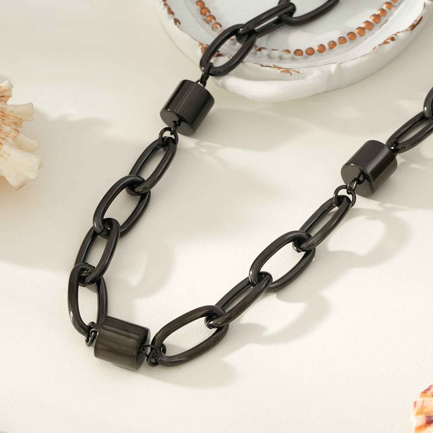 AKELLO BLACK: Black Carbon Power Chain