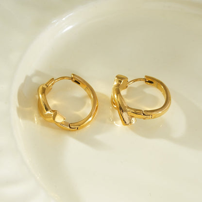 SIYAMI Gold: Sculpted Wave Hoop Earrings