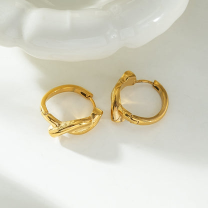 SIYAMI Gold: Sculpted Wave Hoop Earrings