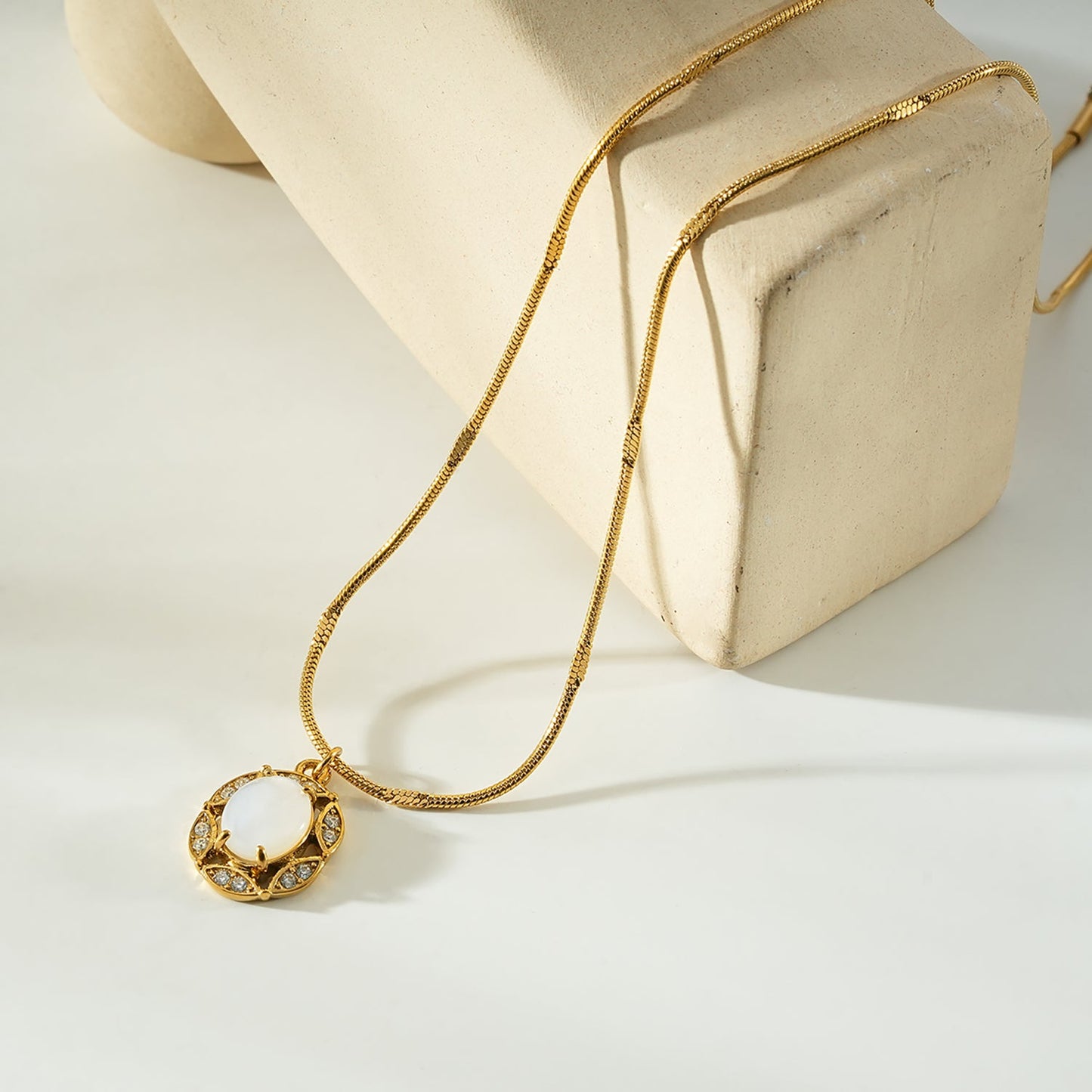 MYTHIC Gold: Heirloom Inspired Freshwater Pearl Halo Pendant Necklace