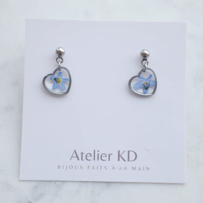 Boucles d’oreilles Mia - fleurs de myosotis - coeur (petit 12mm)