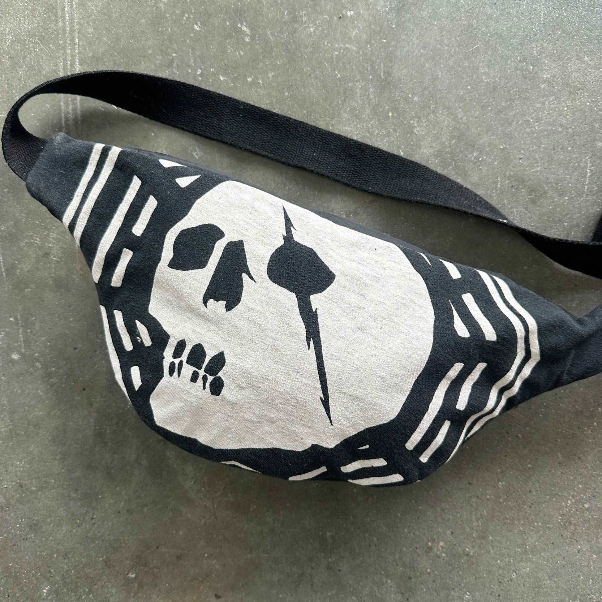 The Cross Body Bag - Capita Skull
