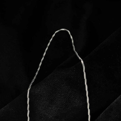 SKAGWAY: Minimalist Twisted Textures Chain Necklace in Silver (White Gold)