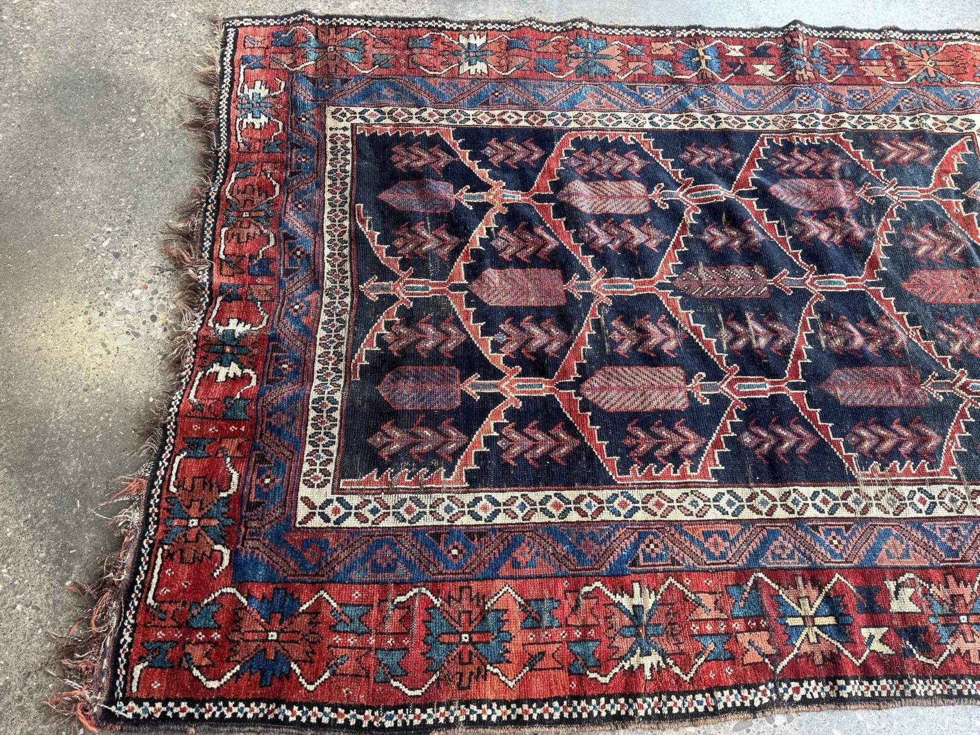 Antique Persian Bakhtiari Rug | 5' x 7’ 4"