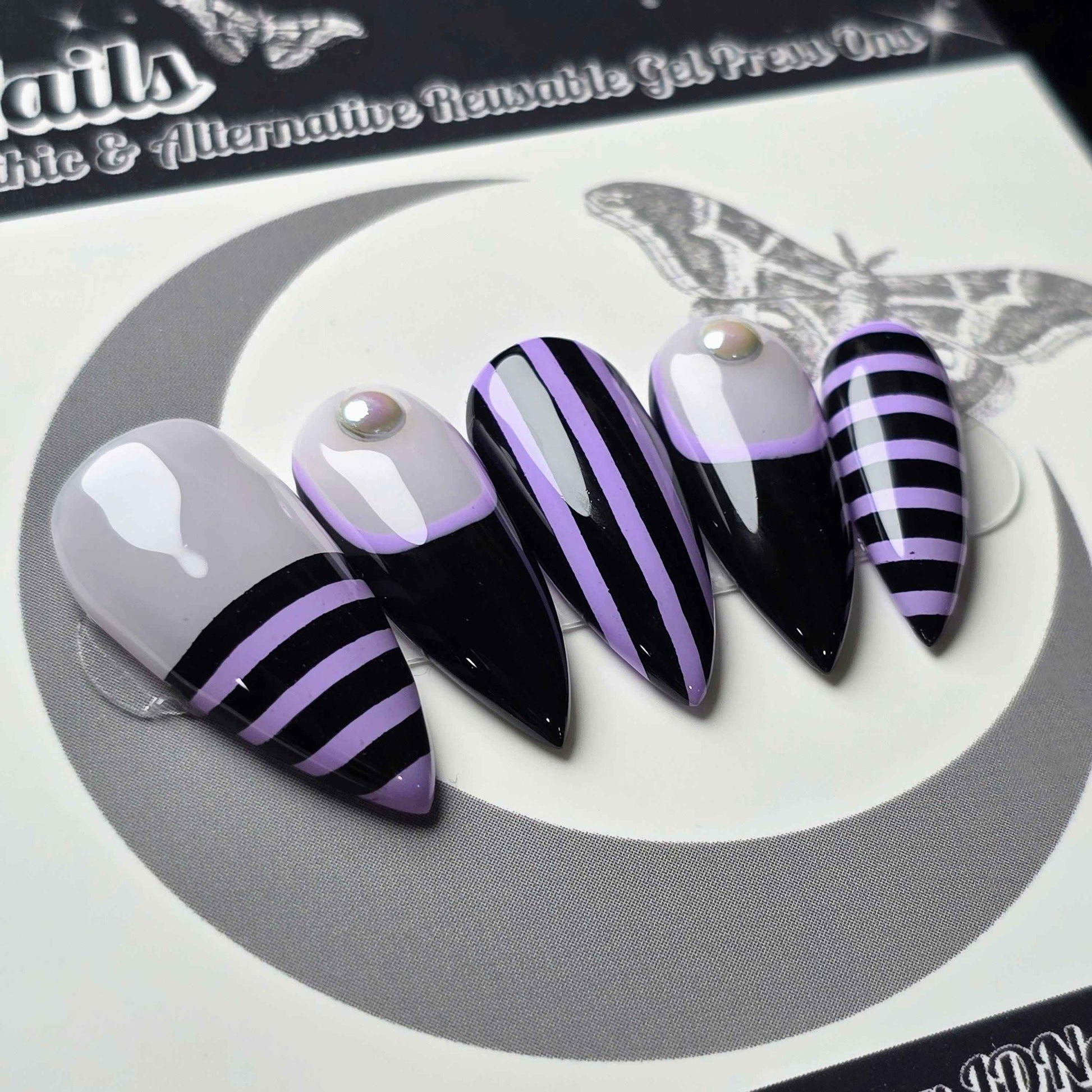 Twisted Stripes Press On Nails