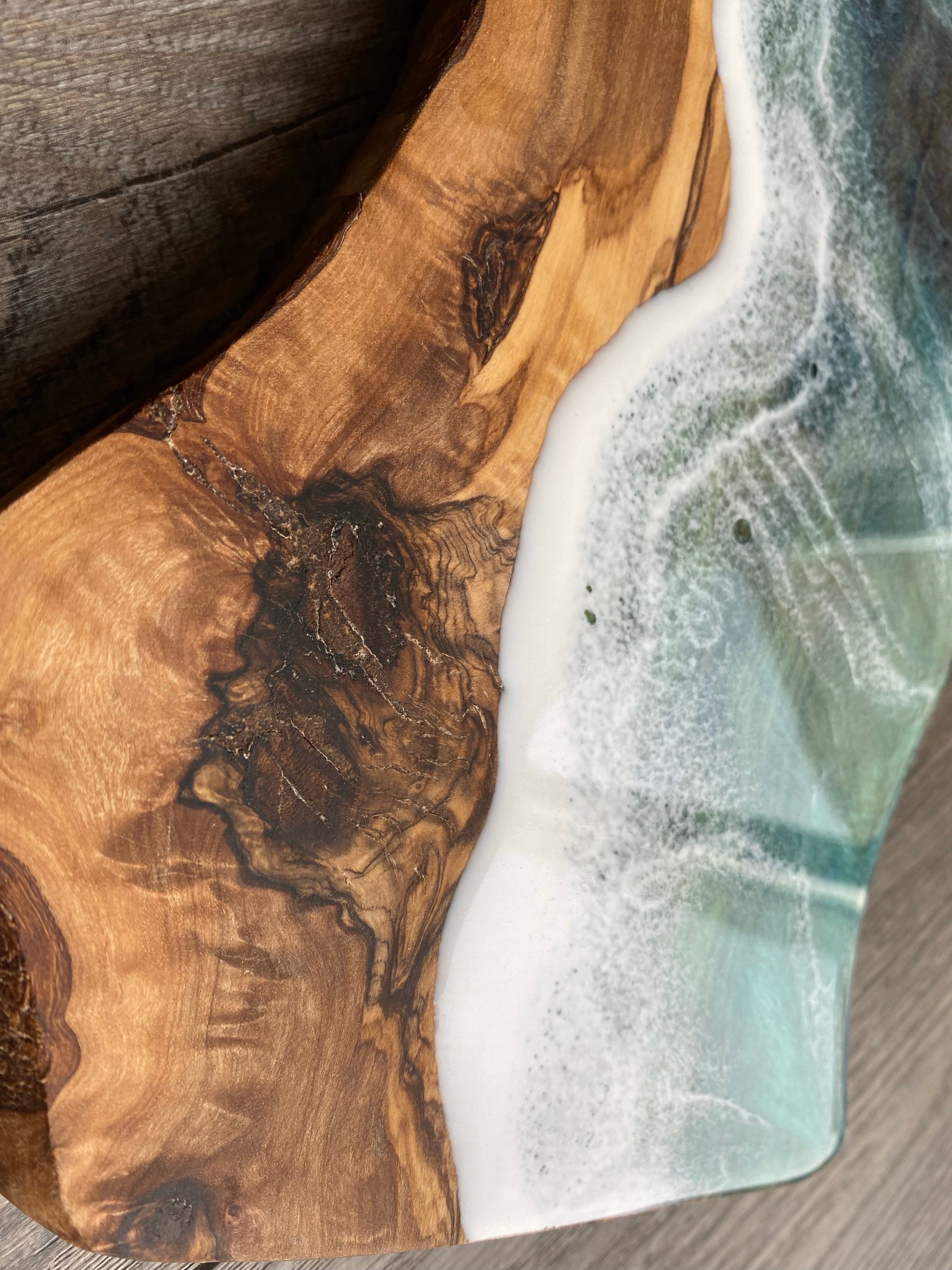 Olive Wood Charcuterie Board - AURABAGS SHOP