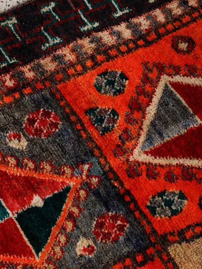 Persian Shiraz Rug | 4' 2” x 7' 10"