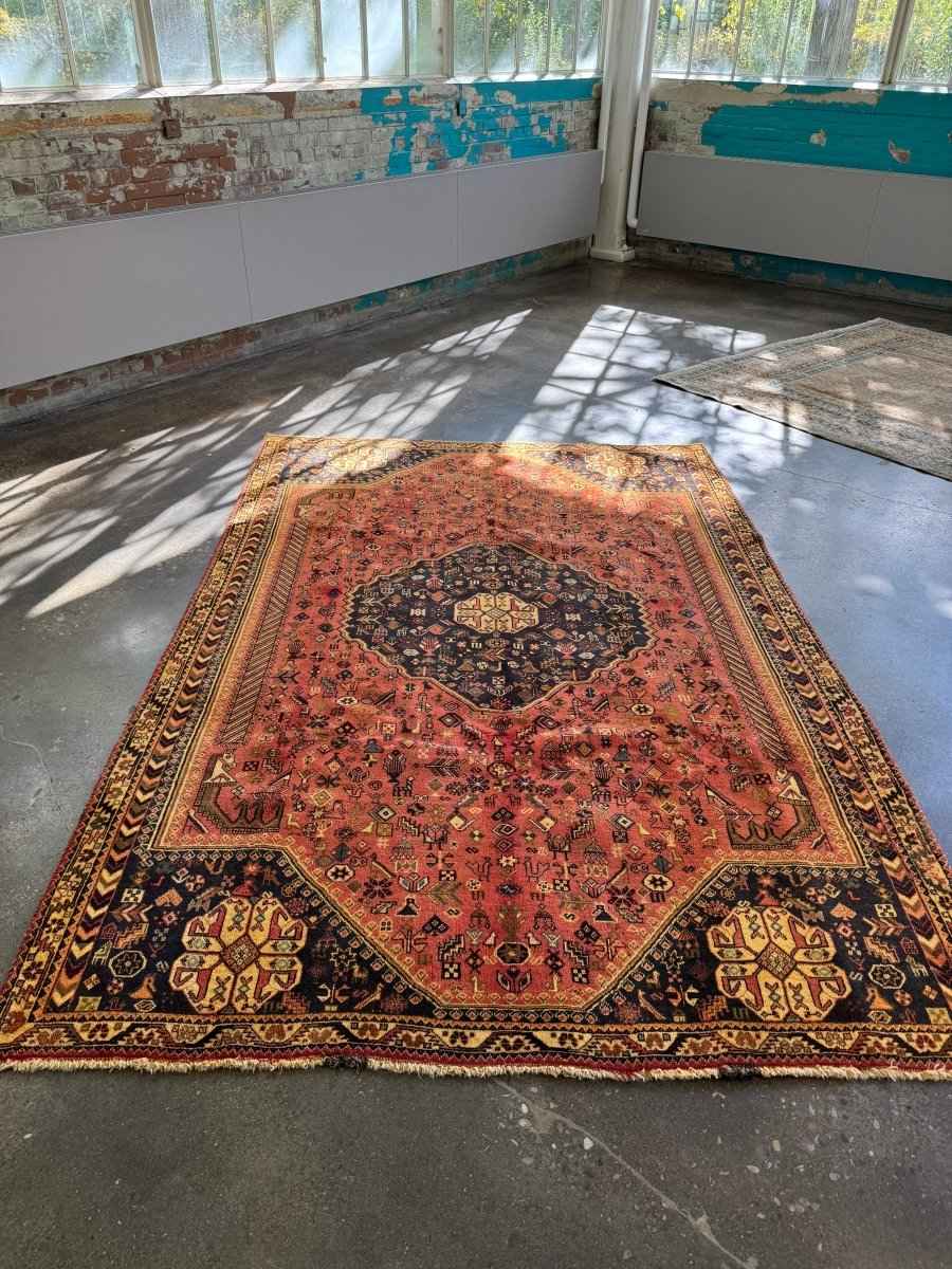 Persian Shiraz Rug | 6' 8" x 10' 1"