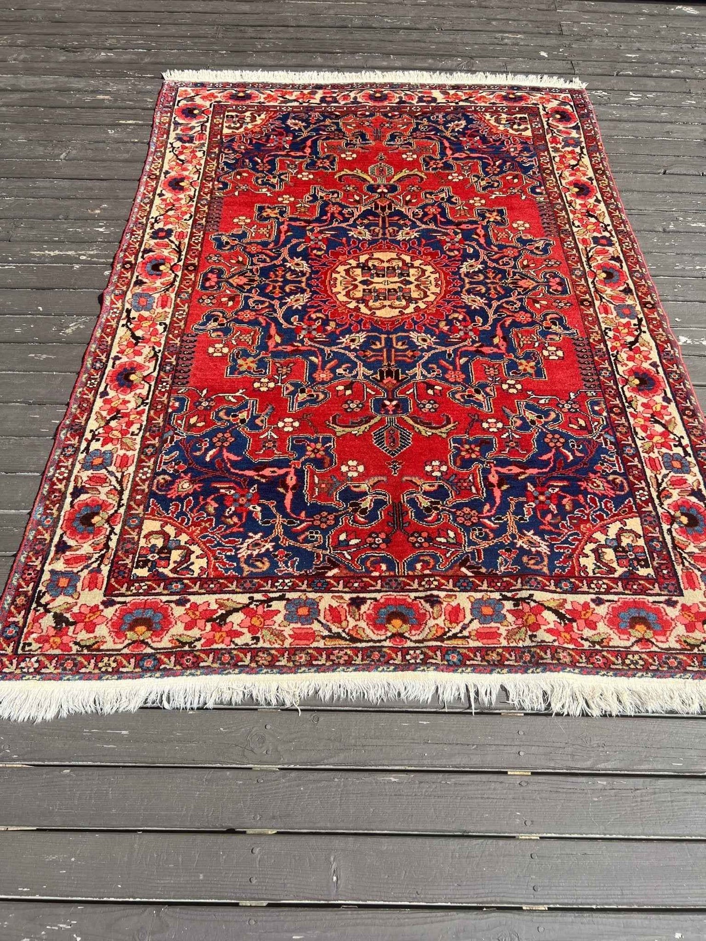 Persian Tafresh Rug | 4' 7" x 6' 5